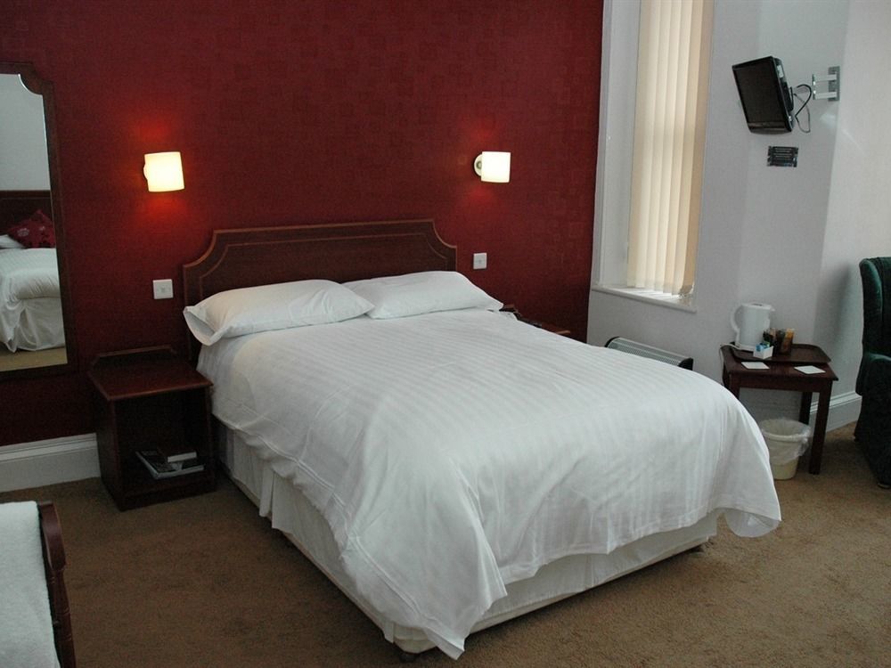 เดอะ เฟมมัส สตาร์ โฮเทล Hotel มอฟฟัต ภายนอก รูปภาพ