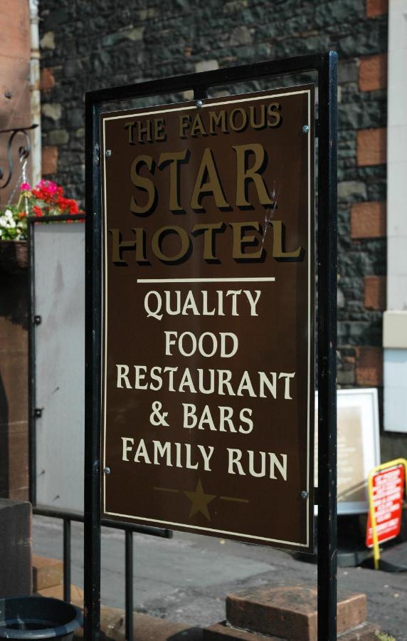 เดอะ เฟมมัส สตาร์ โฮเทล Hotel มอฟฟัต ภายนอก รูปภาพ